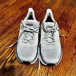Hoka Clifton 8, size 10 M